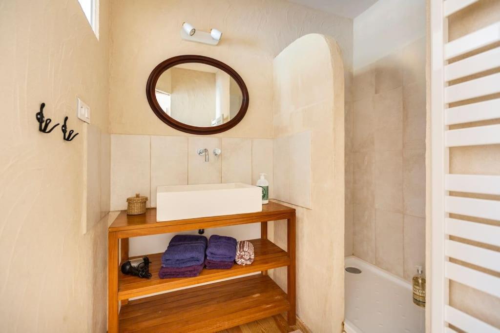 Chambre Double Cosy - Gite De La Louve Fougax-et-Barrineuf المظهر الخارجي الصورة